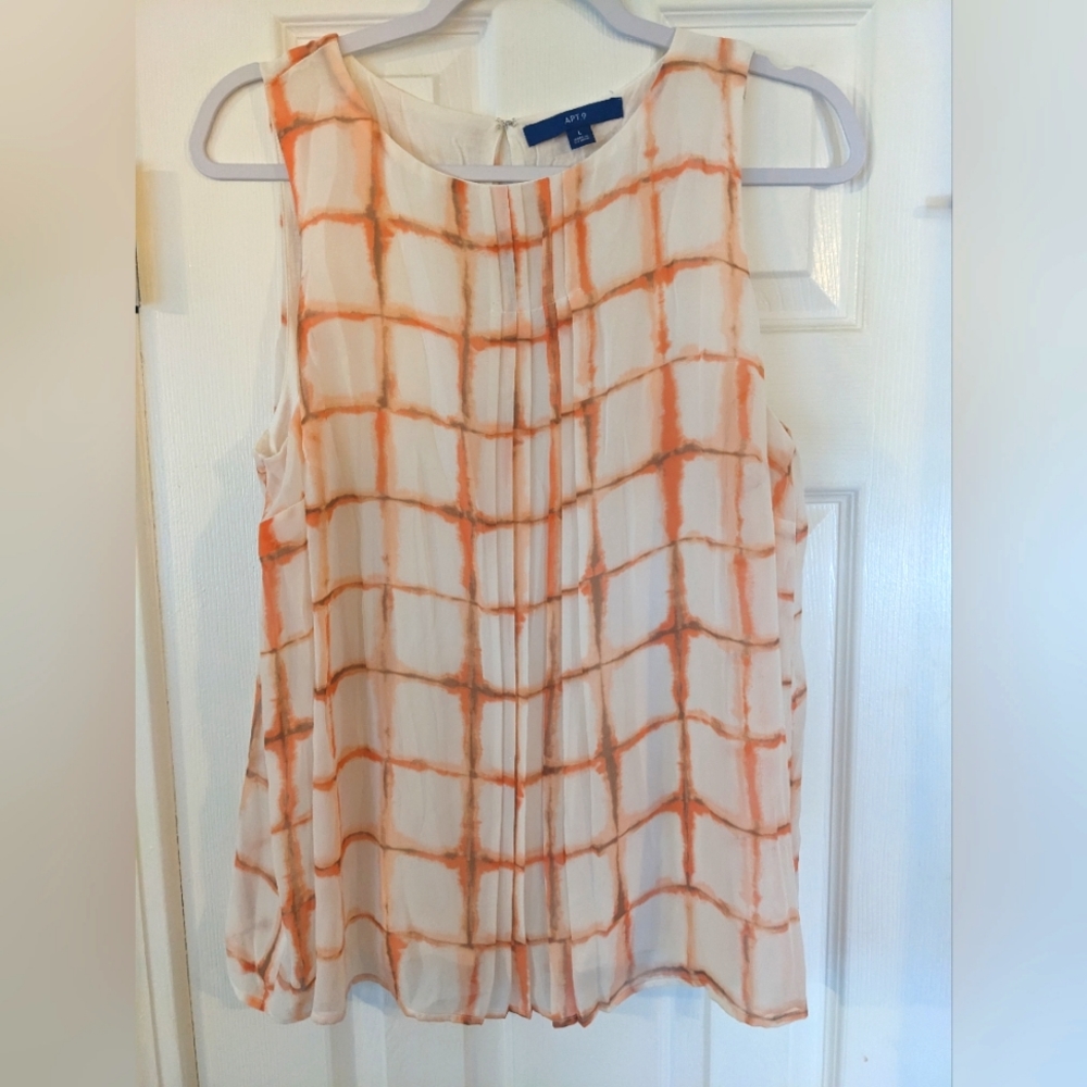 Apt 9 pleated front tank size large